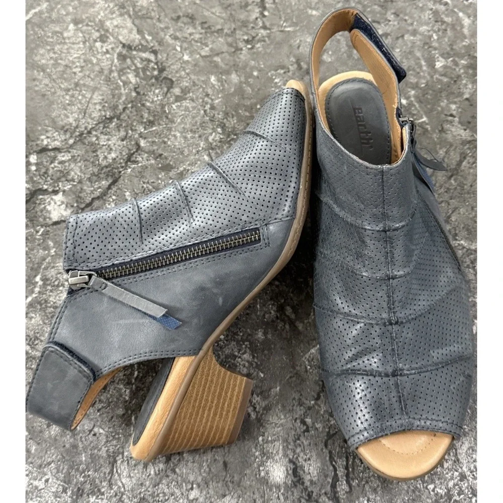 Earth Hydra Leather Perforated Peep Toe Bootie Sandal Heel Admiral Blue 10B